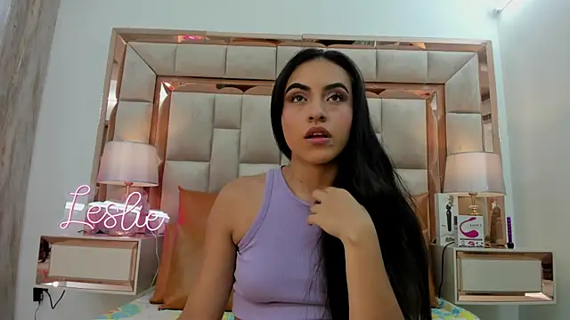 Snapshot of Leslie_Bussh_ chatting on October 7, 2025, 7:55 pm Leslie Bussh  online show from October 7, 2025, 7:55 pm