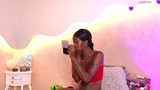 Snapshot of Kloee_12 chatting on October 22, 2025, 12:27 pm Kloee 12 online show from October 22, 2025, 12:27 pm