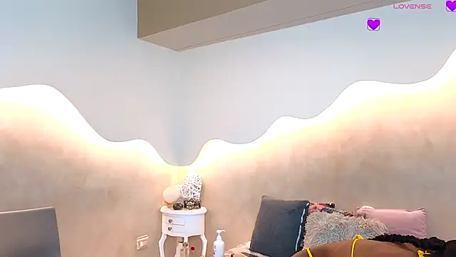 Snapshot of Kloee_12 chatting on October 23, 2025, 12:48 pm Kloee 12 online show from October 23, 2025, 12:48 pm