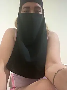 Snapshot of Wild-Nayra chatting on October 5, 2025, 11:57 pm Wild-Nayra online show from October 5, 2025, 11:57 pm