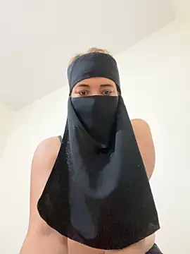 Snapshot of Wild-Nayra chatting on October 16, 2025, 2:51 pm Wild-Nayra online show from October 16, 2025, 2:51 pm