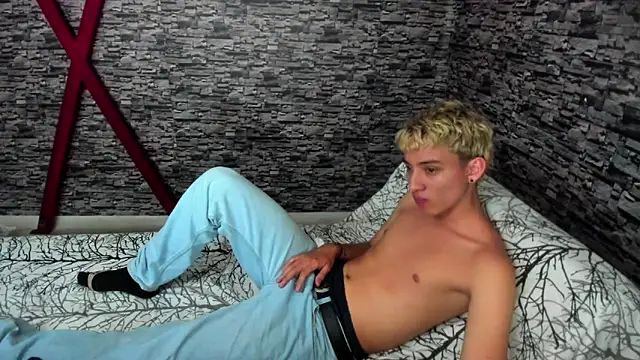 Snapshot of weesley_boy chatting on September 11, 2025, 11:38 pm weesley boy online show from September 11, 2025, 11:38 pm