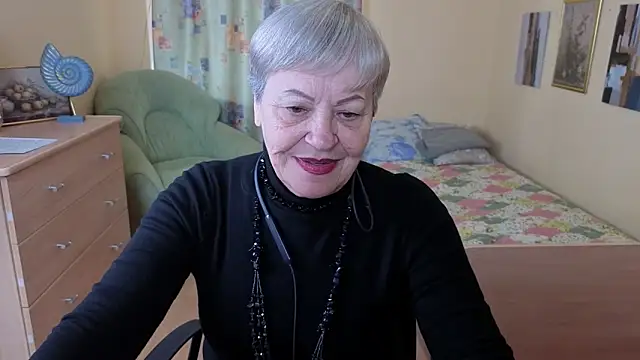 Snapshot of Freya_Fable chatting on October 1, 2025, 8:20 am Freya Fable online show from October 1, 2025, 8:20 am