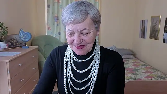 Snapshot of Freya_Fable chatting on October 2, 2025, 8:10 am Freya Fable online show from October 2, 2025, 8:10 am