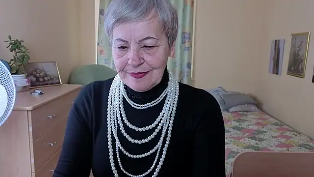 Snapshot of Freya_Fable chatting on October 14, 2025, 8:26 am Freya Fable online show from October 14, 2025, 8:26 am