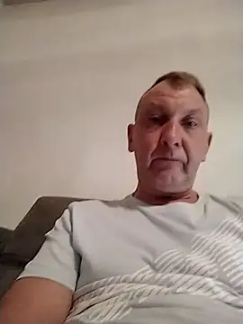 niezlomny75 online show from September 10, 2025, 10:43 pm