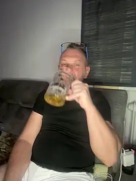 niezlomny75 online show from September 17, 2025, 7:26 pm