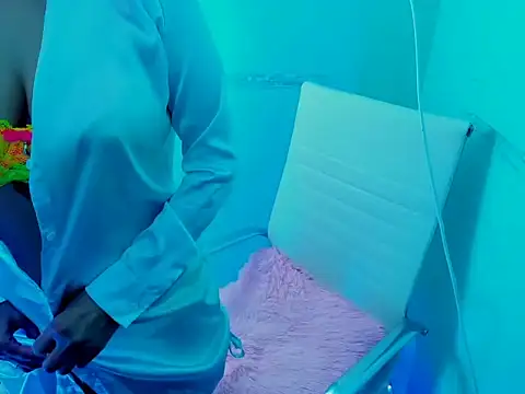 Snapshot of ZARAY_1118 chatting on October 7, 2025, 7:11 pm ZARAY 1118 online show from October 7, 2025, 7:11 pm