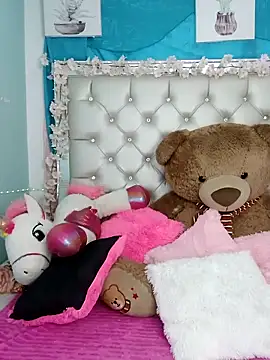 Snapshot of ZARAY_1118 chatting on October 13, 2025, 8:09 pm ZARAY 1118 online show from October 13, 2025, 8:09 pm