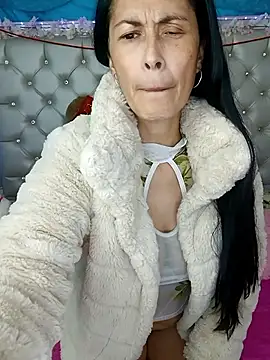 Snapshot of ZARAY_1118 chatting on October 14, 2025, 8:42 pm ZARAY 1118 online show from October 14, 2025, 8:42 pm