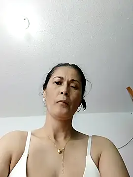 Snapshot of ZARAY_1118 chatting on October 29, 2025, 7:04 pm ZARAY 1118 online show from October 29, 2025, 7:04 pm