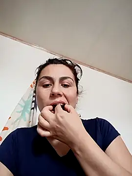 vanessa-titisM online show from December 2, 2025, 3:40 pm