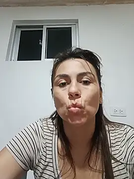 Snapshot of vanessa-titisM chatting on July 4, 2026, 12:28 am vanessa-titisM online show from July 4, 2026, 12:28 am