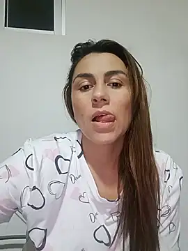 Snapshot of vanessa-titisM chatting on July 5, 2026, 1:56 am vanessa-titisM online show from July 5, 2026, 1:56 am
