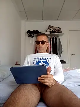 EmilioTaladdro online show from May 1, 2026, 5:56 am