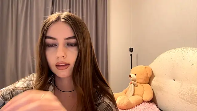 CatherinDream online show from December 3, 2025, 12:58 pm