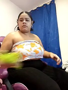 Snapshot of Anabelle_00_ chatting on October 17, 2025, 3:10 am Anabelle 00  online show from October 17, 2025, 3:10 am