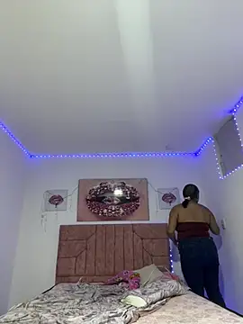 Anabelle 00  online show from May 15, 2026, 3:13 am