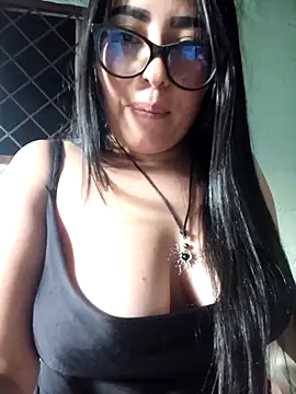 lalyth96 online show from September 12, 2025, 10:32 pm