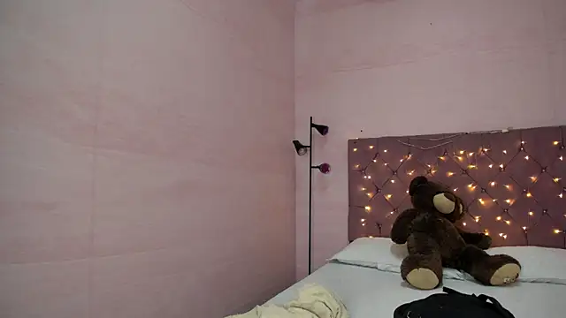 Snapshot of debora_ortiz chatting on October 31, 2025, 1:23 pm debora ortiz online show from October 31, 2025, 1:23 pm