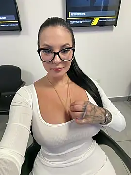 GabyMejiaa online show from May 9, 2026, 2:17 am