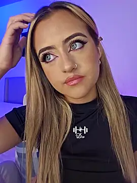 MaryMoon  online show from September 18, 2025, 1:40 am