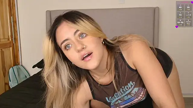 MaryMoon  online show from December 16, 2025, 12:15 am