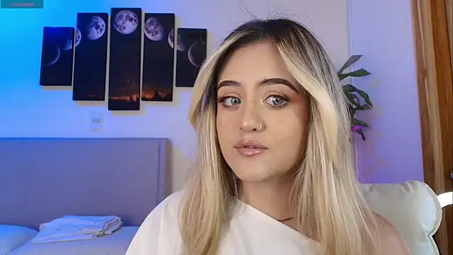 MaryMoon  online show from March 22, 2026, 7:17 pm