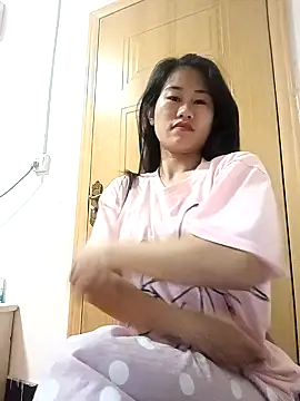 luy-xinh02 online show from November 14, 2025, 2:16 pm