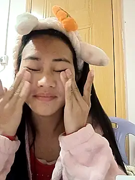 luy-xinh02 online show from November 27, 2025, 11:34 am