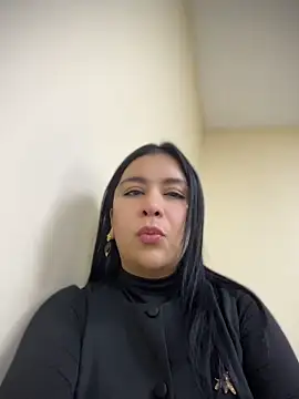 Snapshot of IrisDuvall chatting on April 30, 2026, 11:31 pm IrisDuvall online show from April 30, 2026, 11:31 pm
