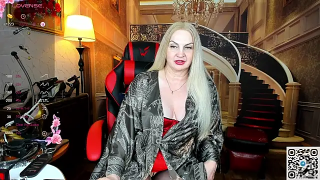 Nina Devillle online show from June 20, 2026, 7:55 am