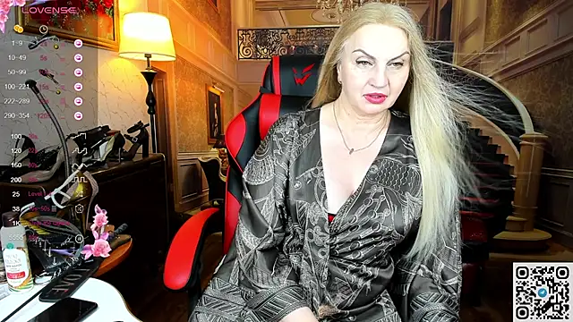 Nina Devillle online show from June 21, 2026, 12:24 am
