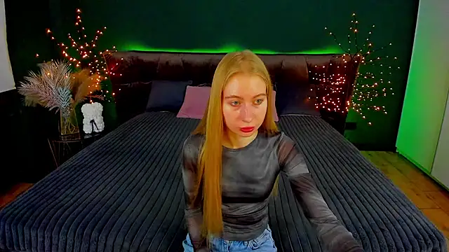 Alina Blonde online show from October 11, 2025, 5:39 am