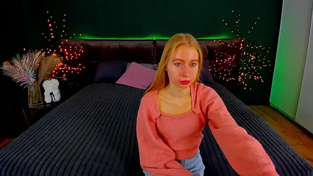 Alina Blonde online show from October 18, 2025, 5:43 am