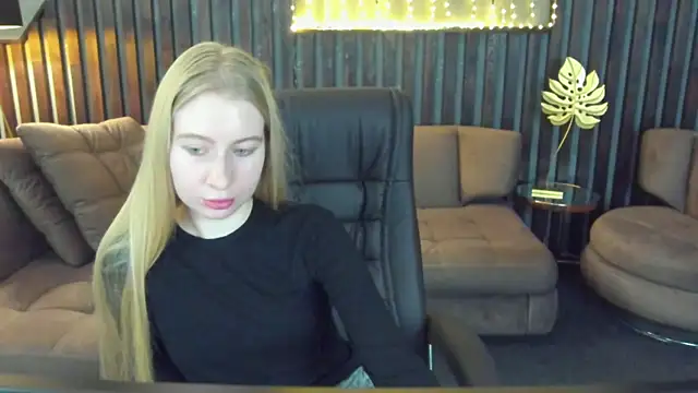 Alina Blonde online show from March 27, 2026, 6:41 am