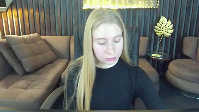 Alina Blonde online show from March 27, 2026, 8:26 am