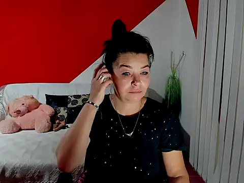 Snapshot of Soffy_Skye chatting on September 28, 2025, 3:34 am Soffy Skye online show from September 28, 2025, 3:34 am