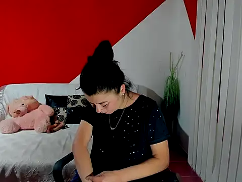 Snapshot of Soffy_Skye chatting on September 29, 2025, 4:17 am Soffy Skye online show from September 29, 2025, 4:17 am