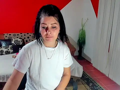 Snapshot of Soffy_Skye chatting on October 16, 2025, 3:29 am Soffy Skye online show from October 16, 2025, 3:29 am