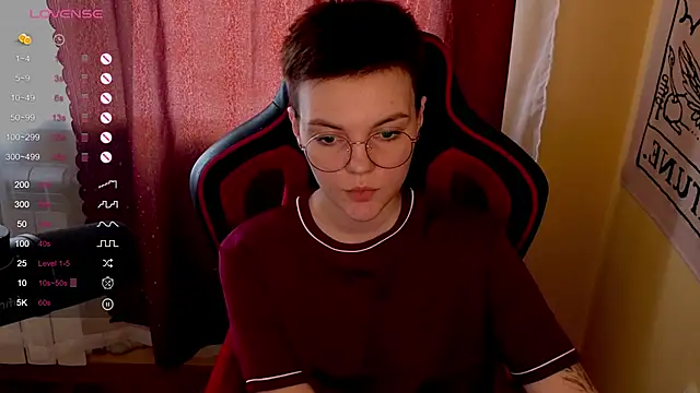 KrisNeal online show from September 28, 2025, 9:25 am