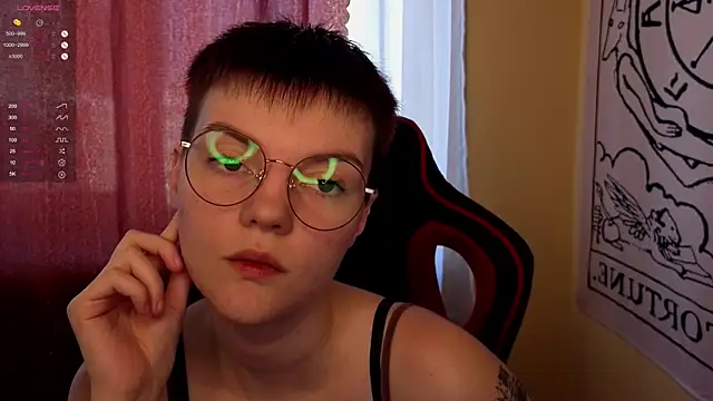 KrisNeal online show from October 3, 2025, 9:50 am