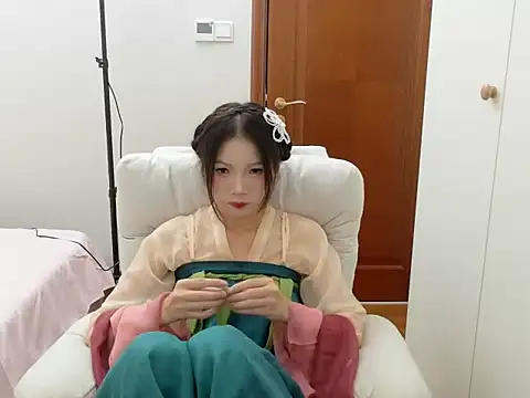 qiqi-111 online show from September 13, 2025, 9:20 am