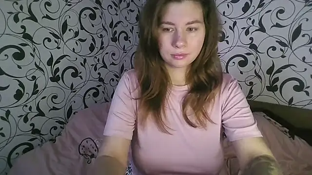 YourEmilie online show from November 8, 2025, 11:21 am