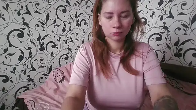 YourEmilie online show from November 9, 2025, 8:56 am