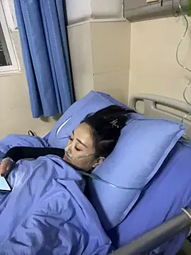 xiuchun100 online show from February 3, 2026, 12:10 pm