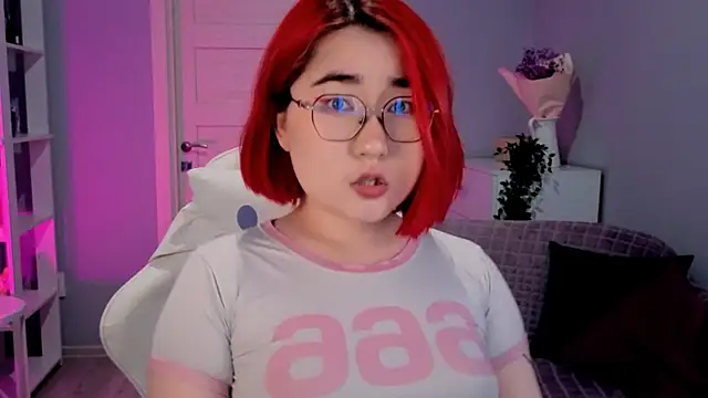 Sexy Peachy online show from September 17, 2025, 7:54 am
