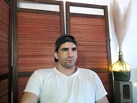 Snapshot of ObeyLust chatting on September 14, 2025, 4:28 pm ObeyLust online show from September 14, 2025, 4:28 pm