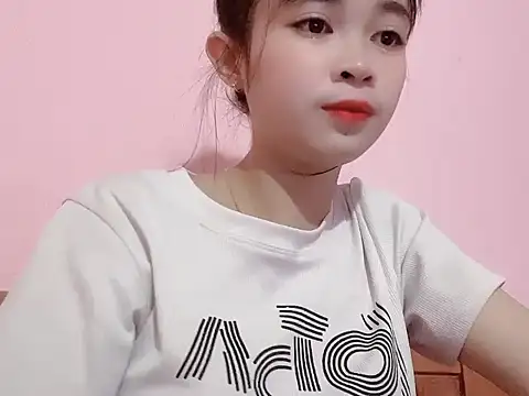 Suna7383 online show from October 8, 2025, 3:53 pm