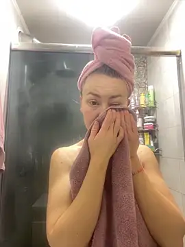 MartaLuna  online show from December 4, 2025, 10:35 am